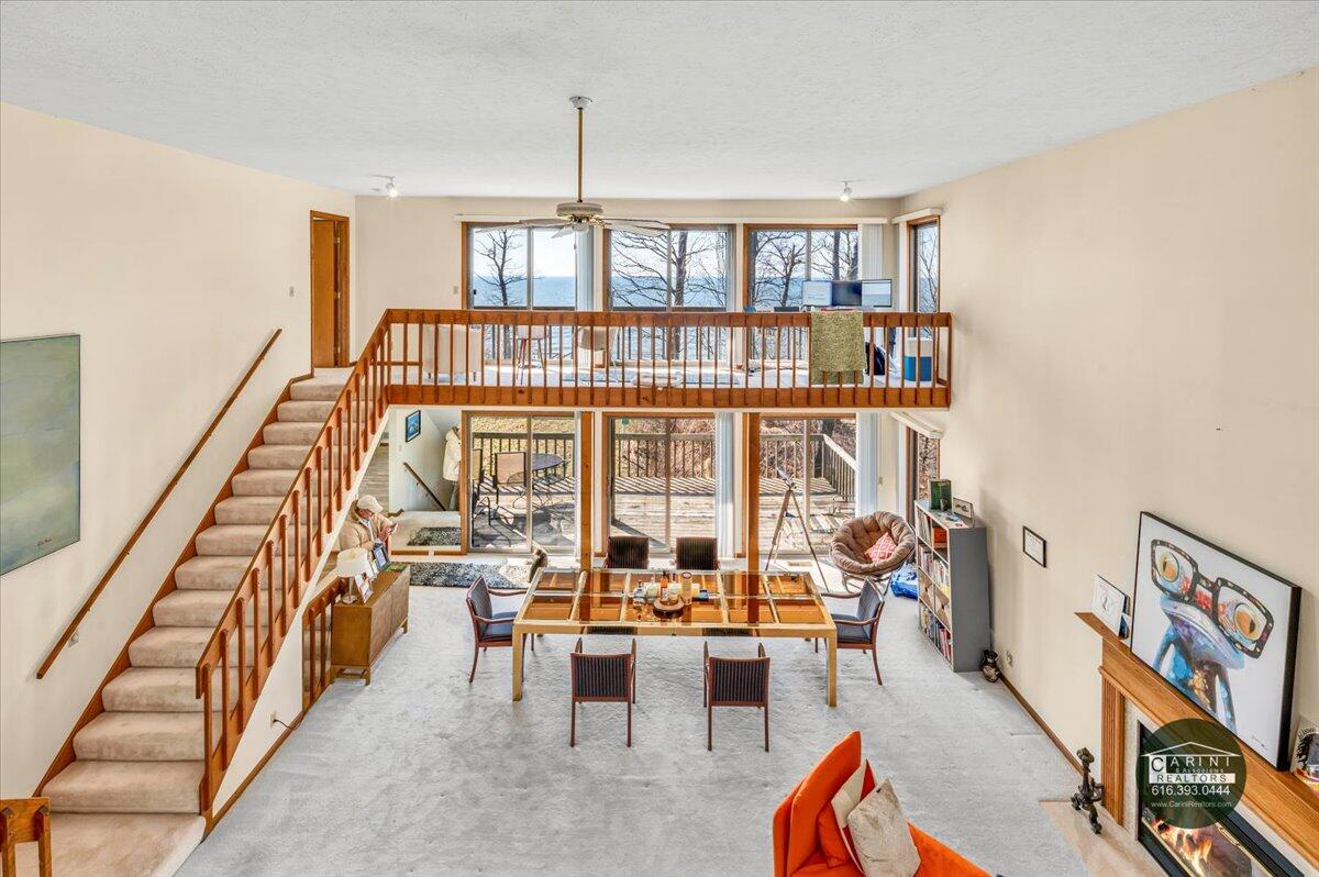 6467 Lakeshore Drive