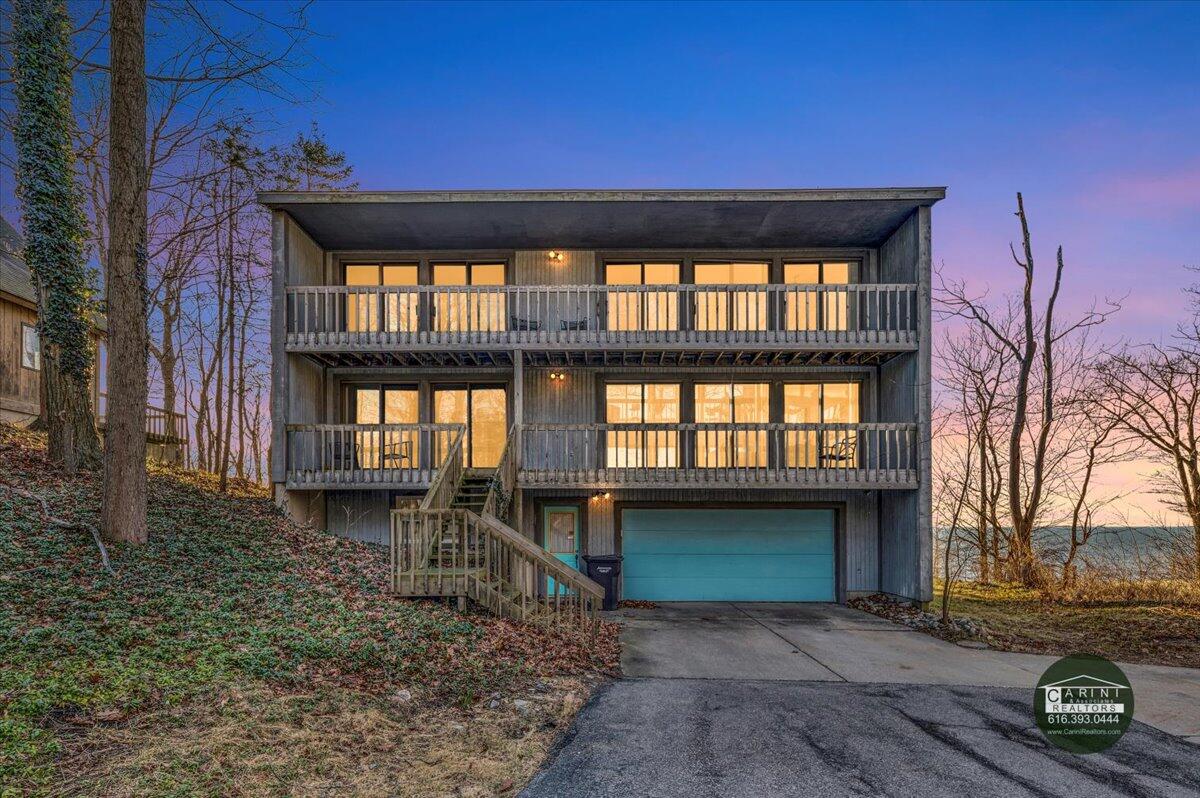 6467 Lakeshore Drive