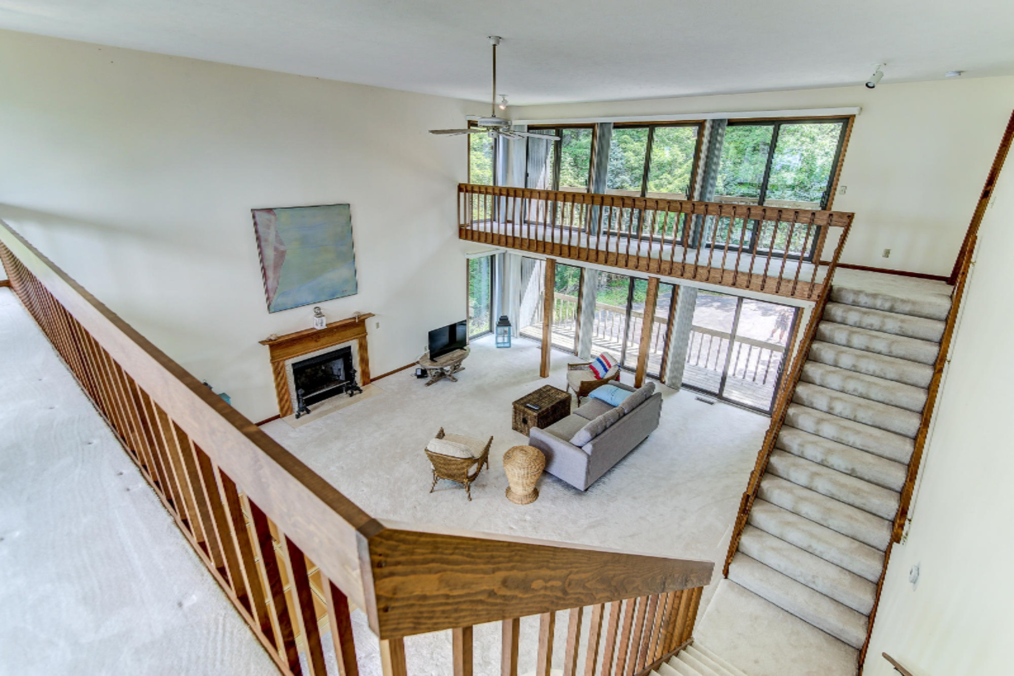 6467 Lakeshore Drive