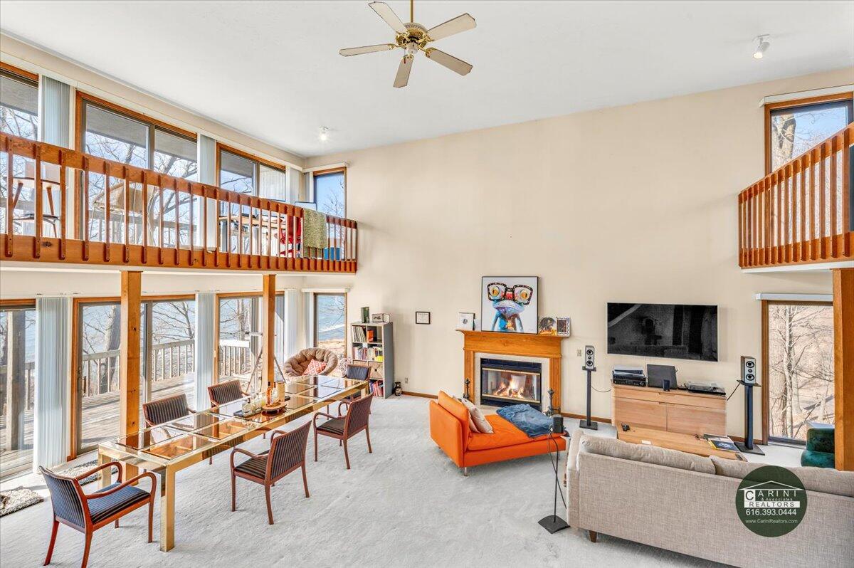 6467 Lakeshore Drive