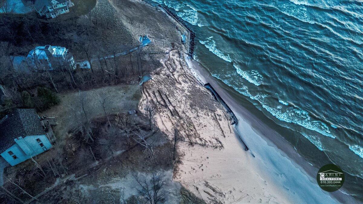 6467 Lakeshore Drive