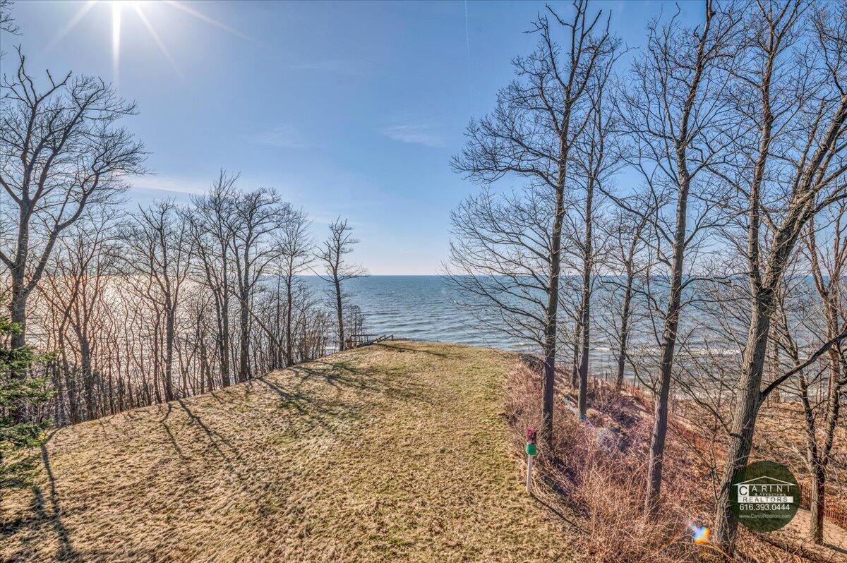 6467 Lakeshore Drive