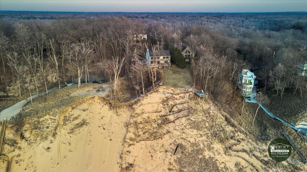 6467 Lakeshore Drive