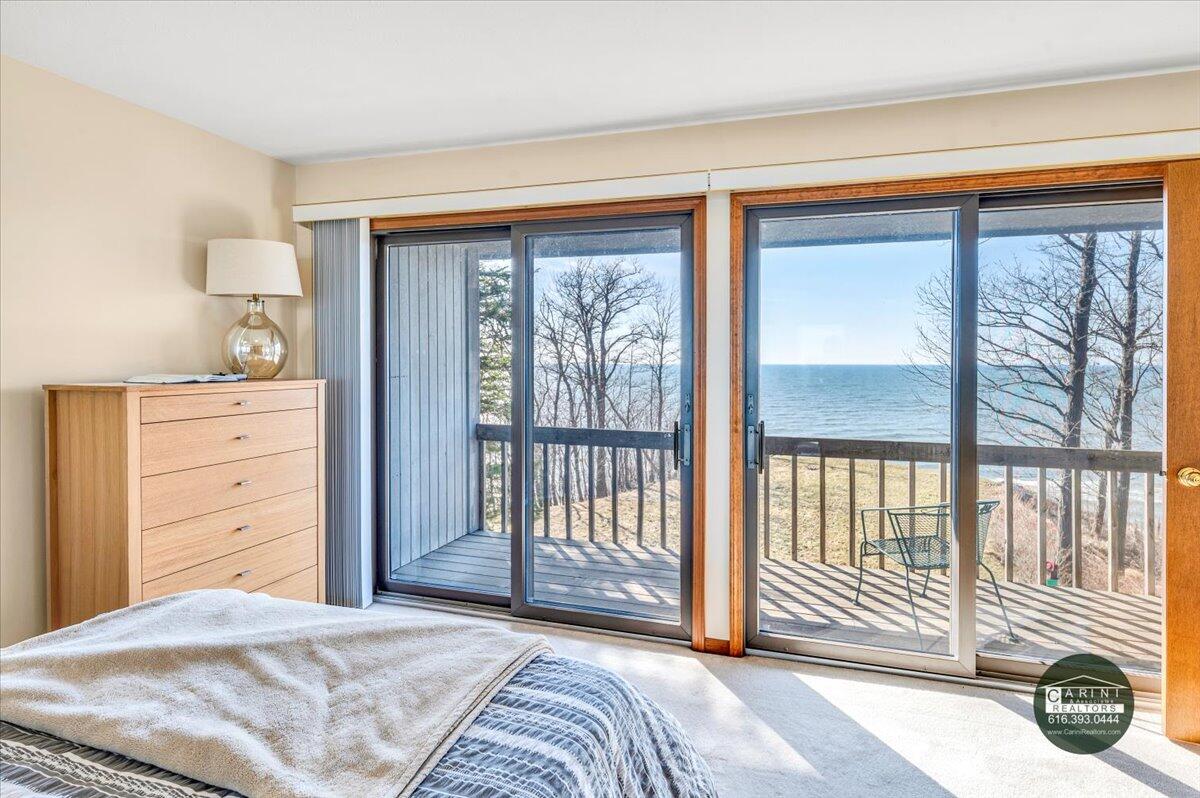 6467 Lakeshore Drive