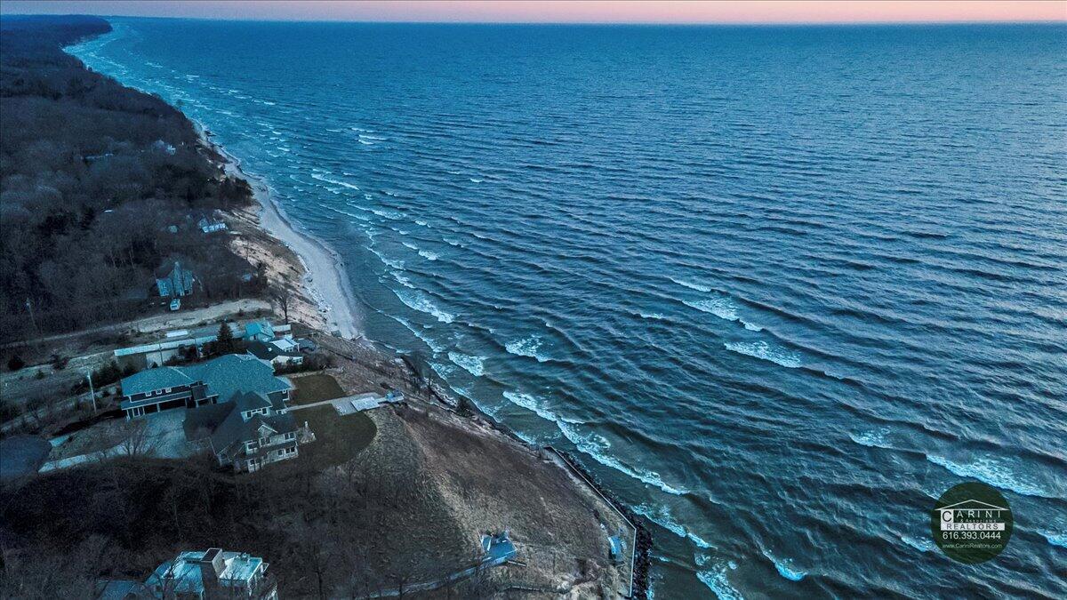 6467 Lakeshore Drive