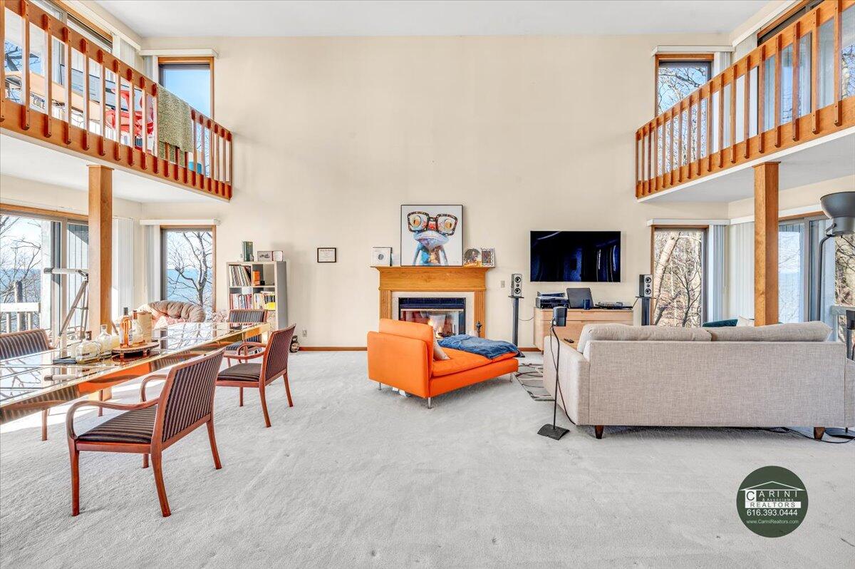 6467 Lakeshore Drive