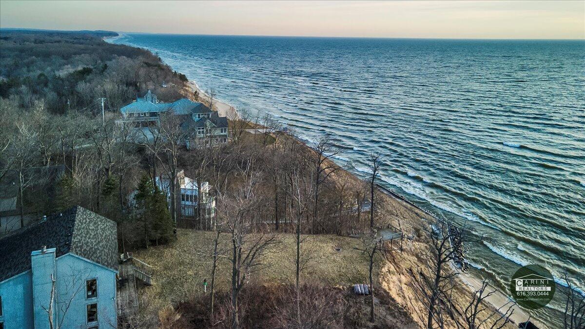 6467 Lakeshore Drive