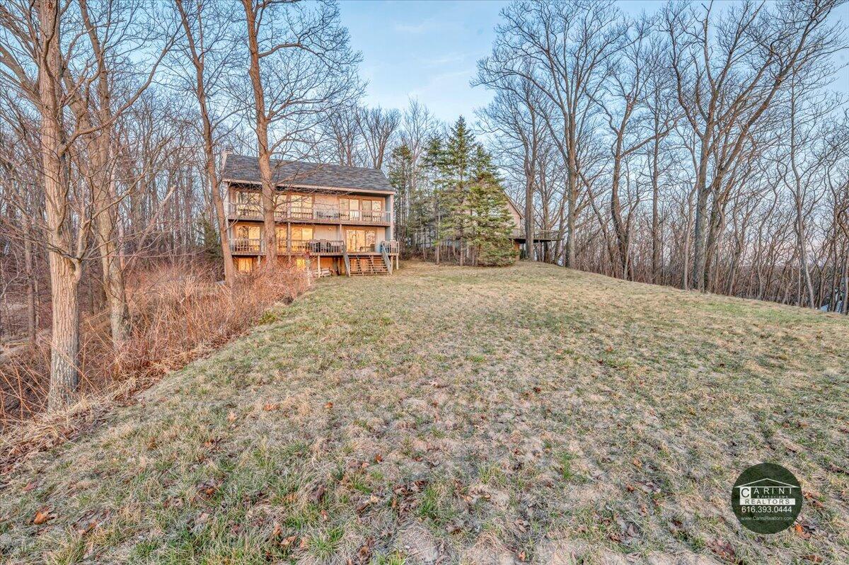 6467 Lakeshore Drive