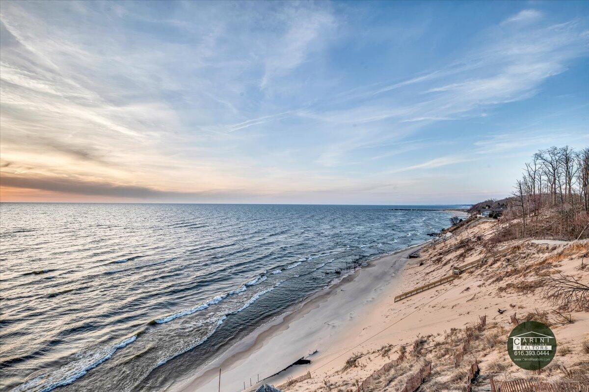6467 Lakeshore Drive