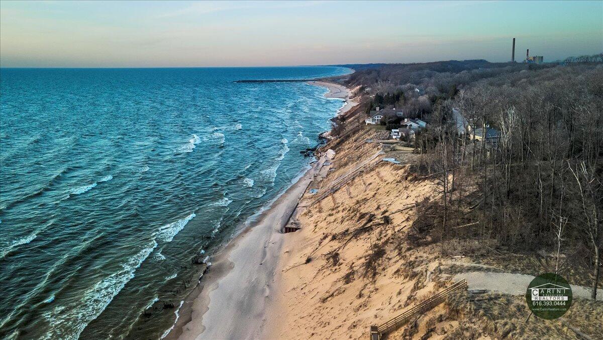 6467 Lakeshore Drive