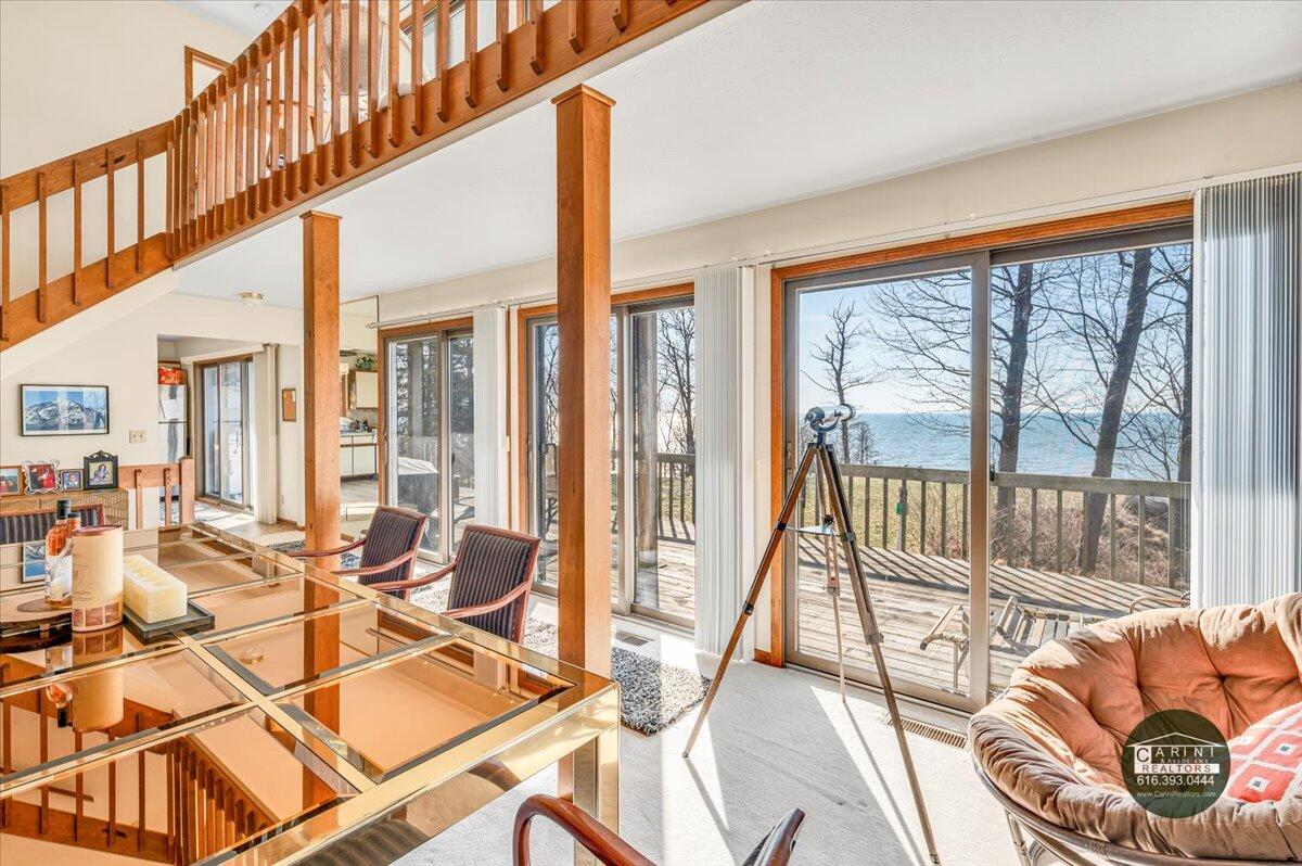 6467 Lakeshore Drive