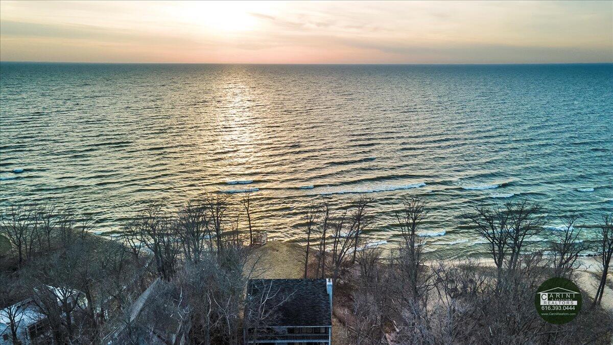 6467 Lakeshore Drive