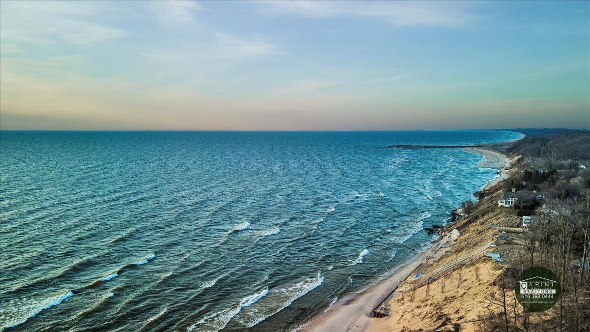 6467 Lakeshore Drive