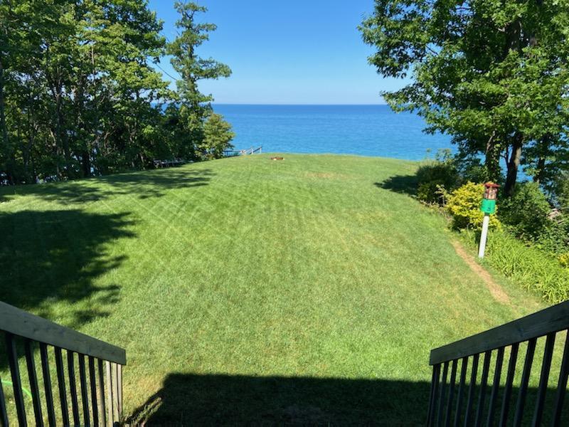 6467 Lakeshore Drive