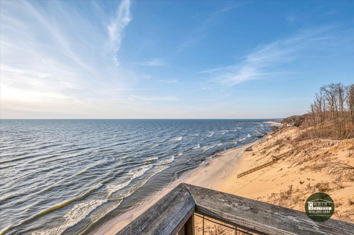 6467 Lakeshore Drive