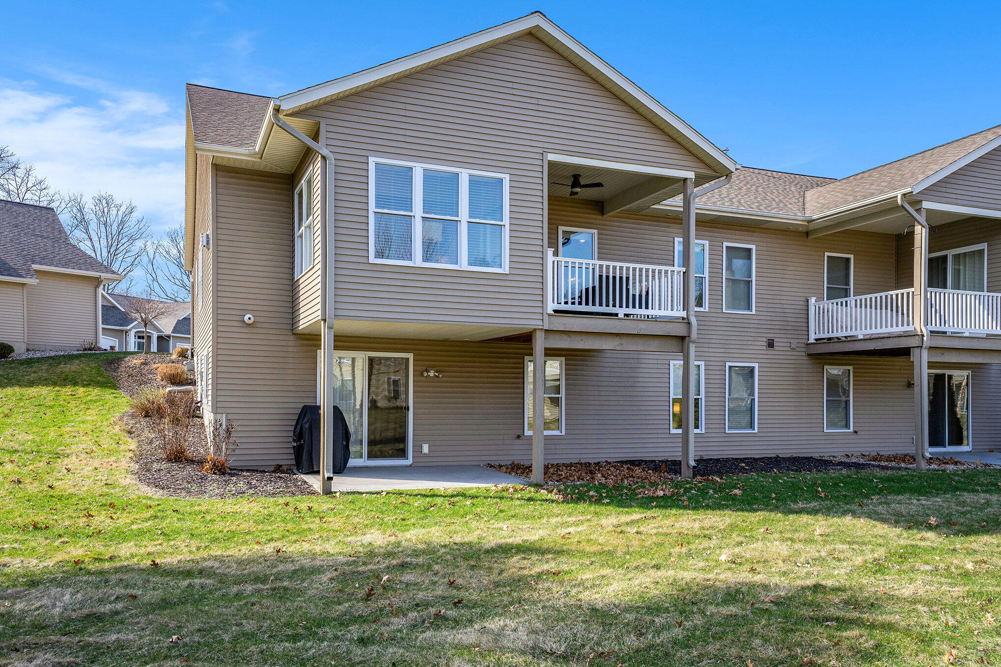 2424 Sawtooth Court, 77