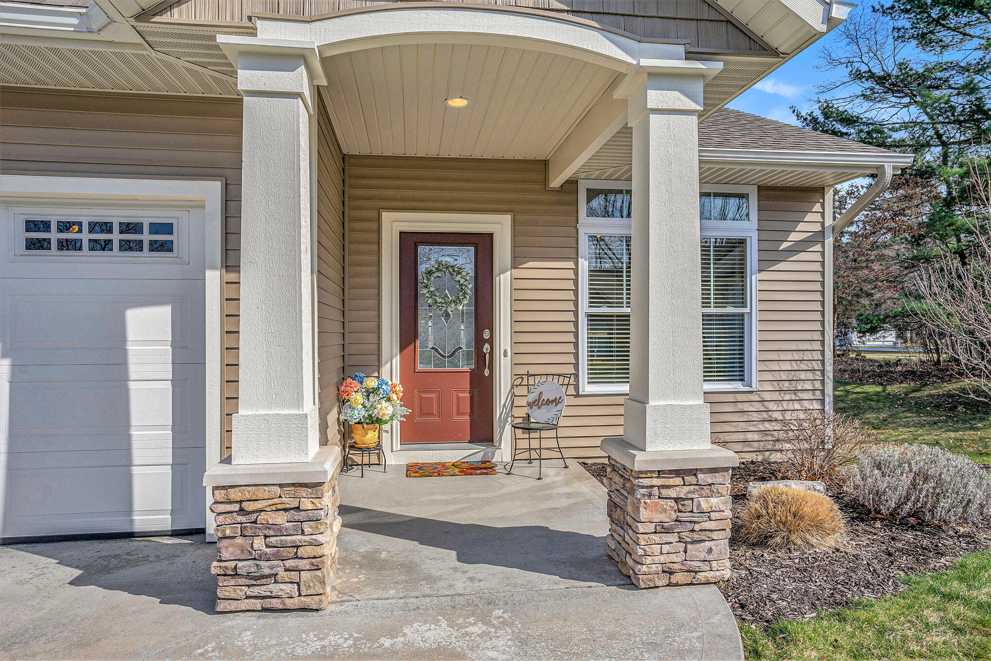 2424 Sawtooth Court, 77