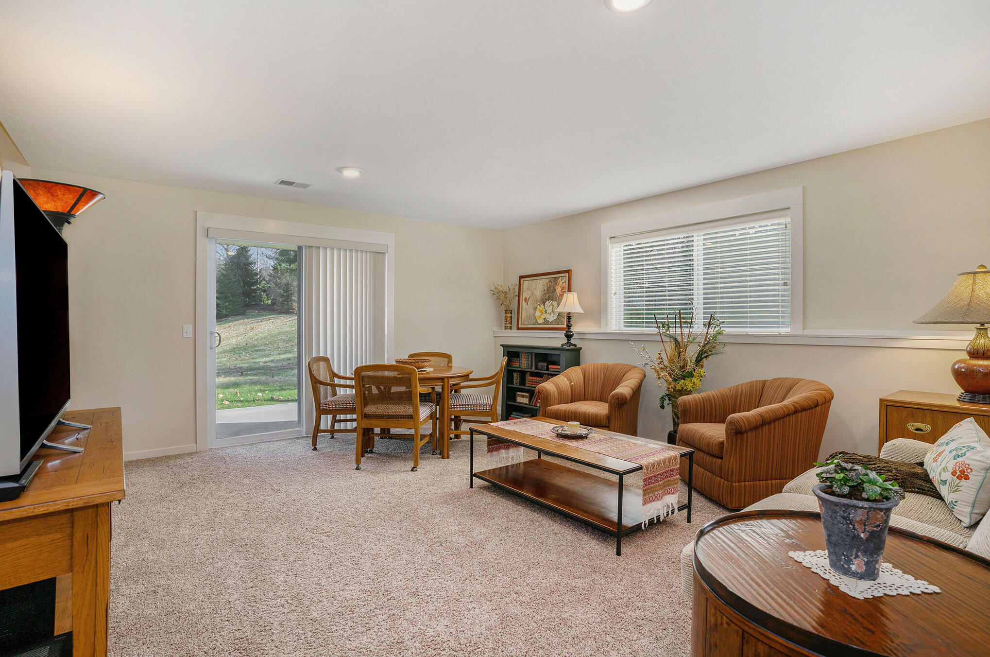 2424 Sawtooth Court, 77