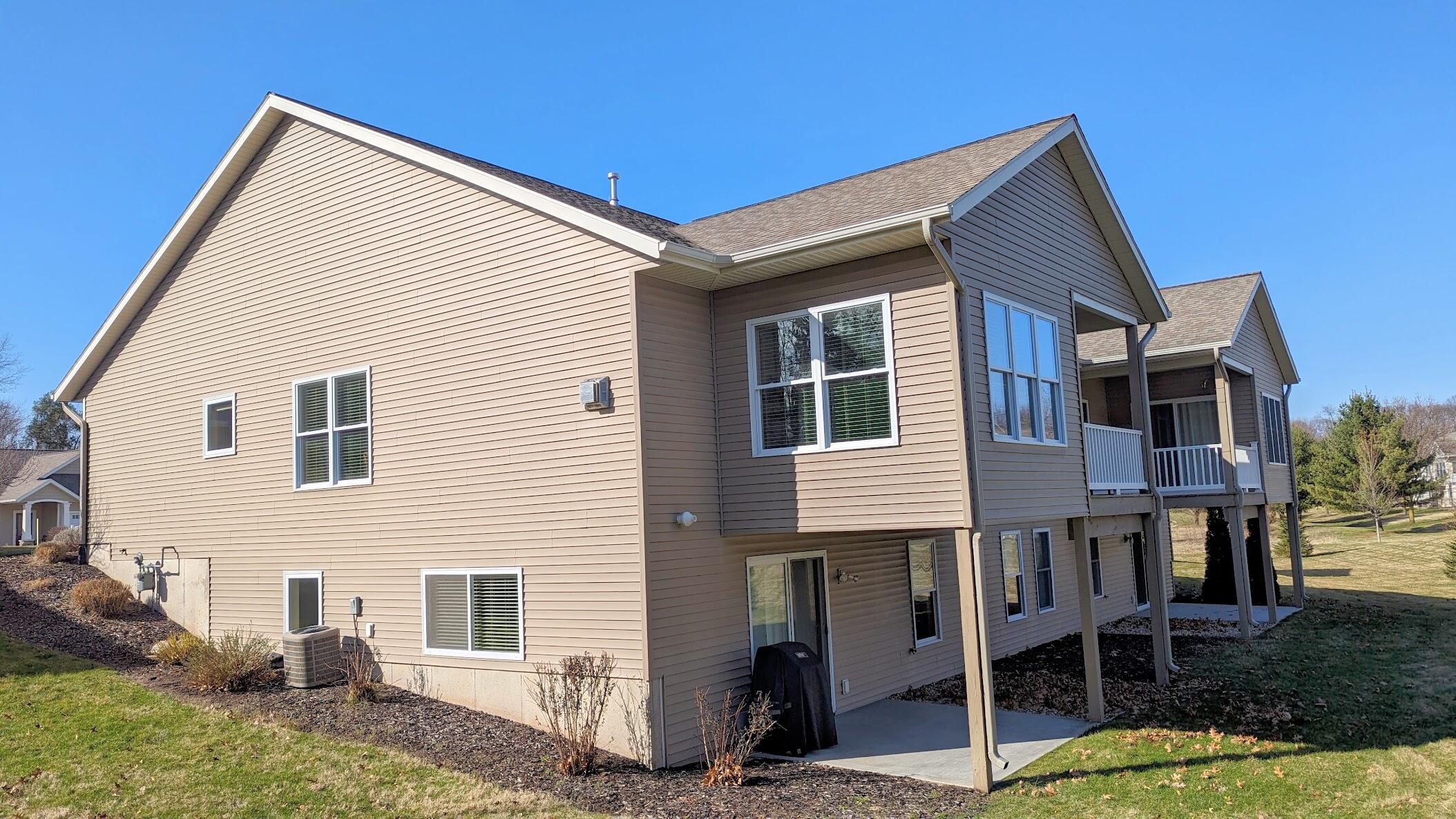 2424 Sawtooth Court, 77