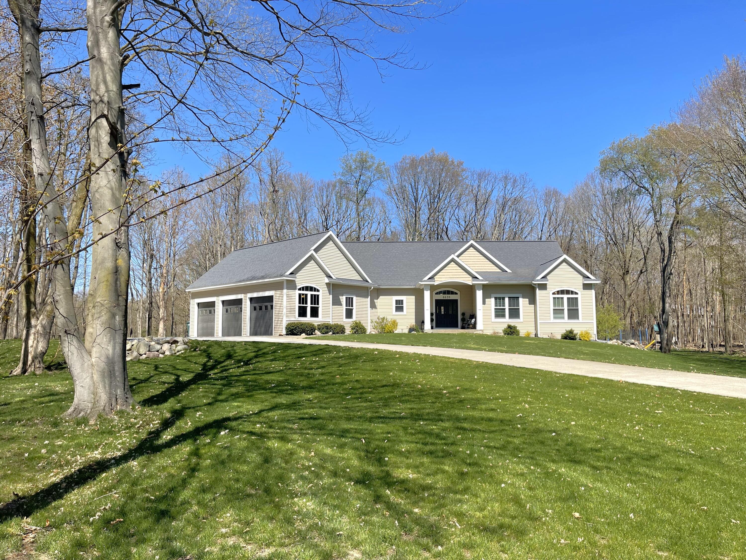 6639 Wood Lane
