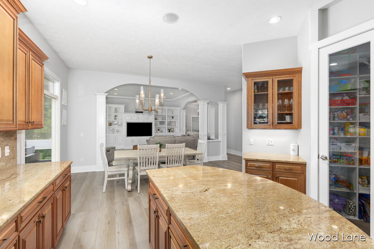 6639 Wood Lane