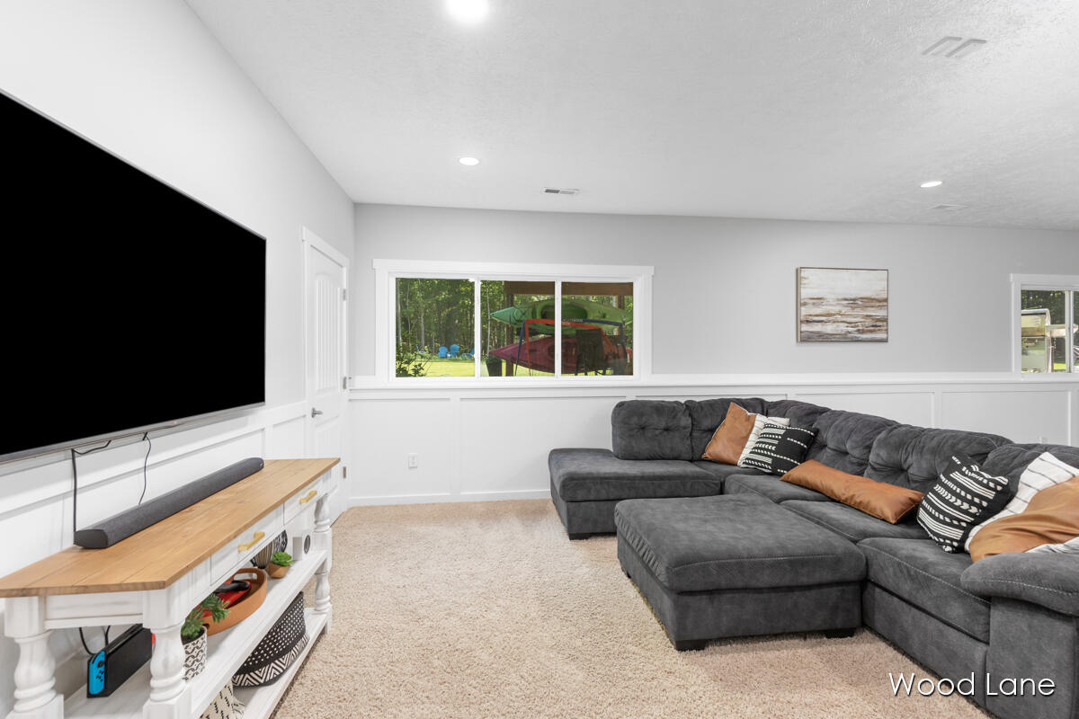 6639 Wood Lane