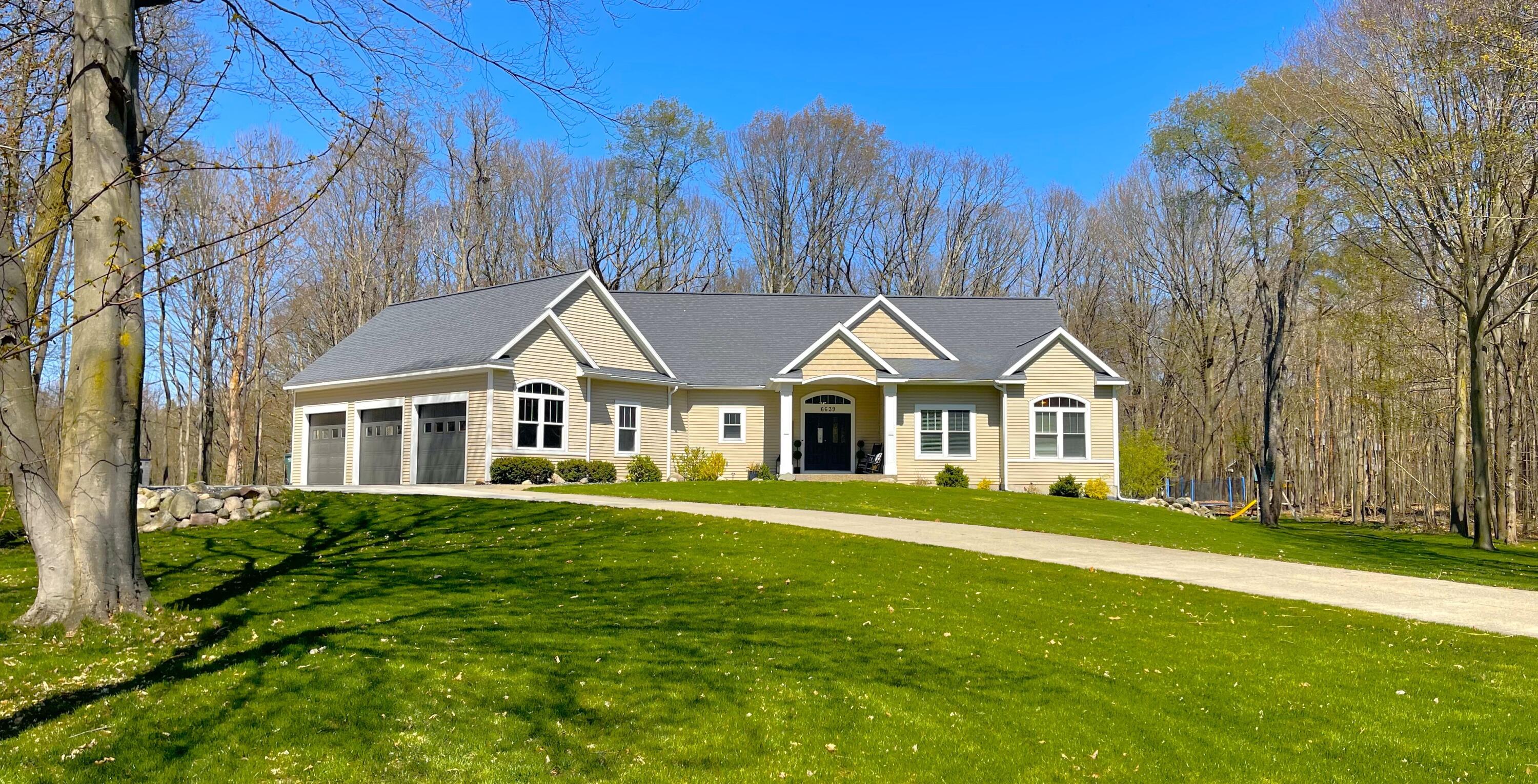 6639 Wood Lane