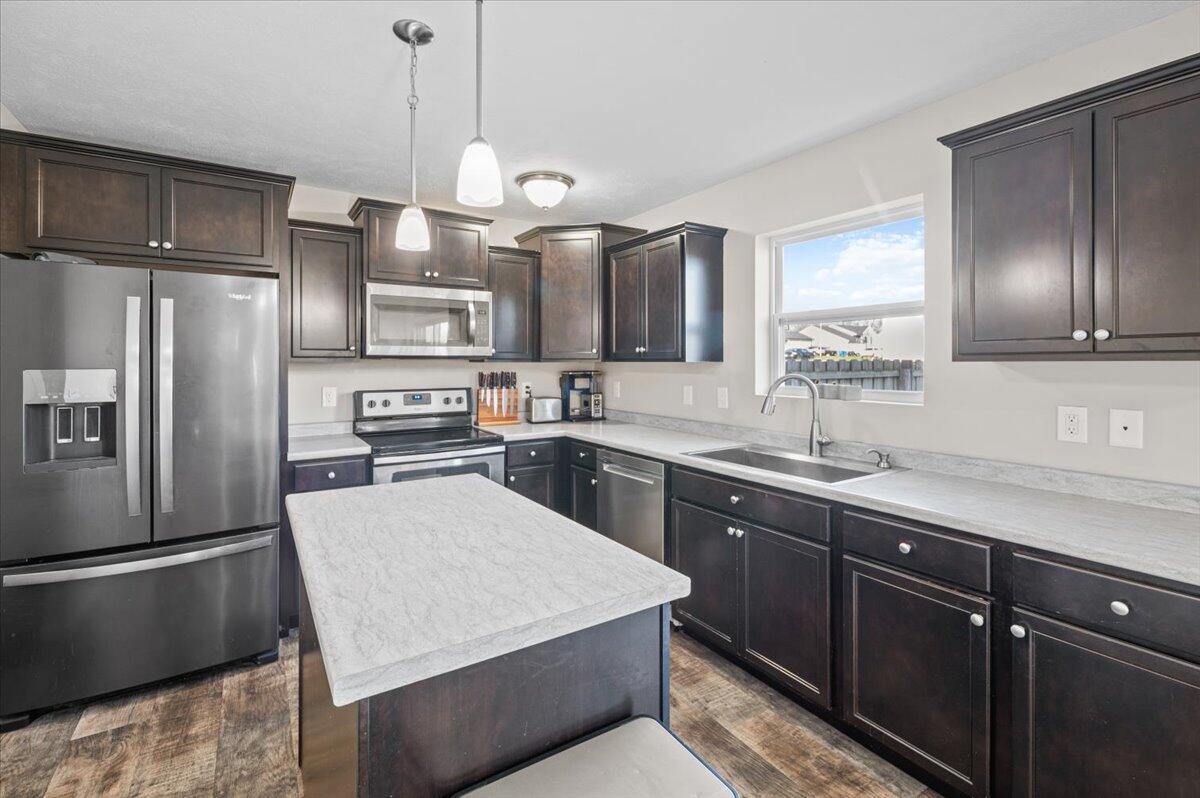 900 View Pointe Drive