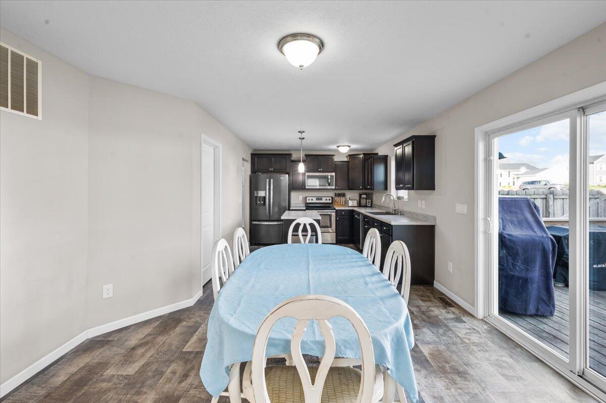 900 View Pointe Drive