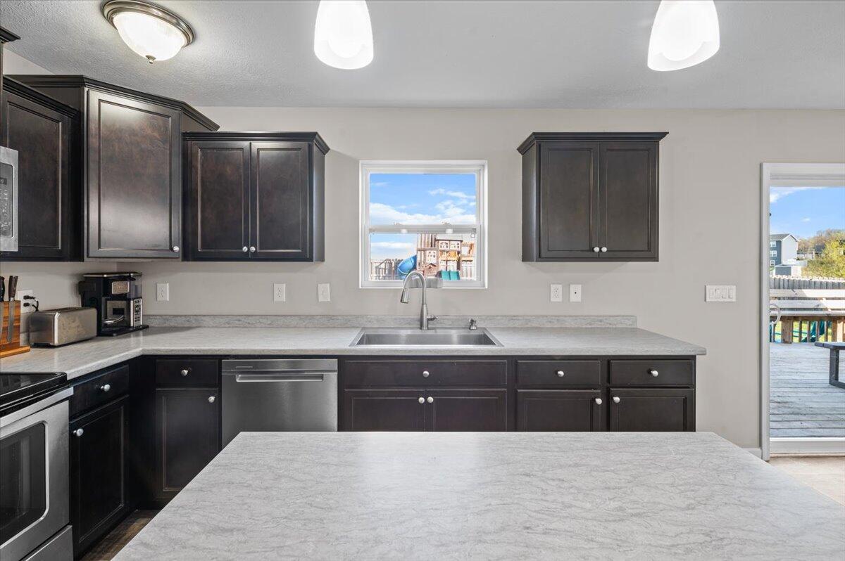 900 View Pointe Drive