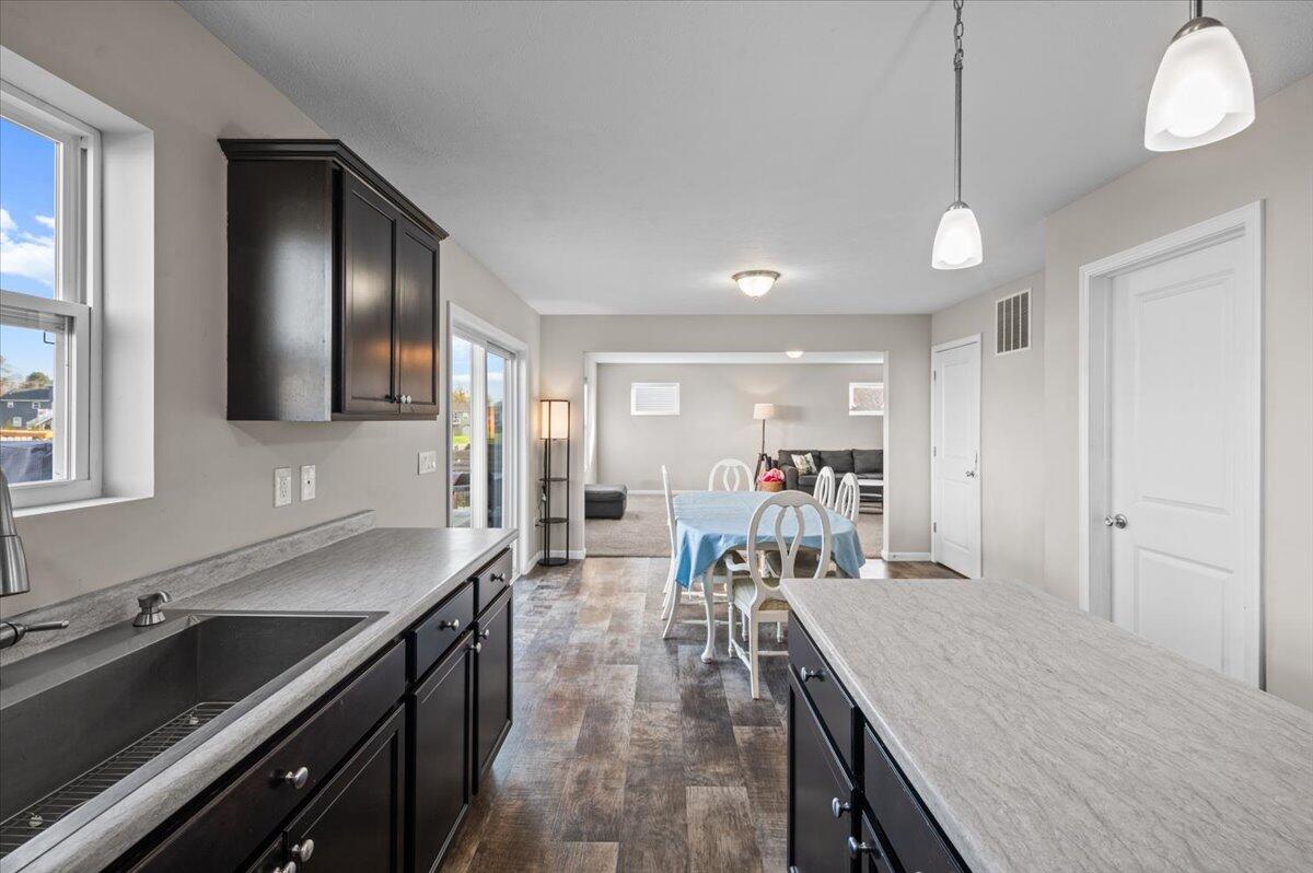 900 View Pointe Drive