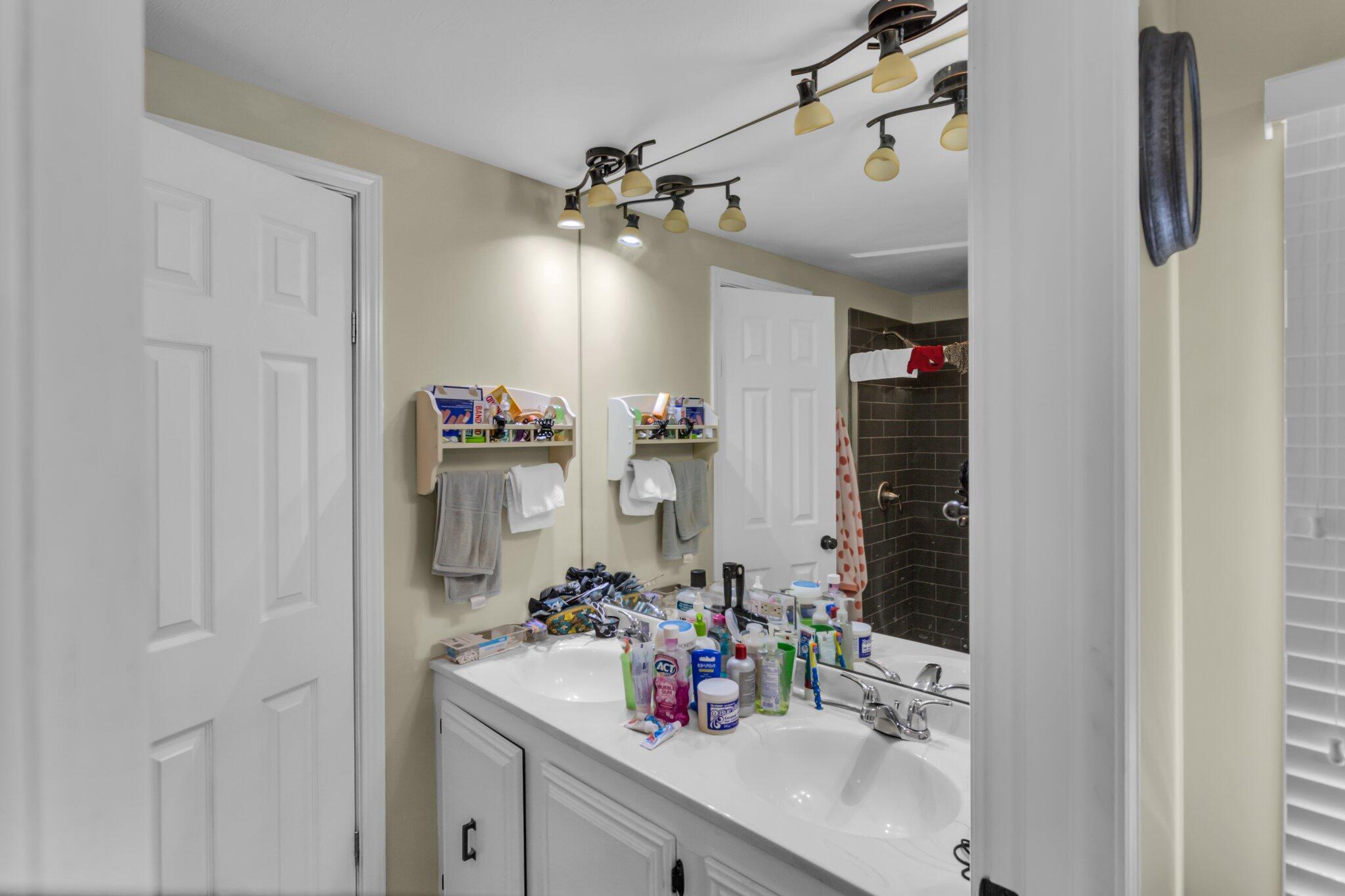 155 E 48th Street, 51