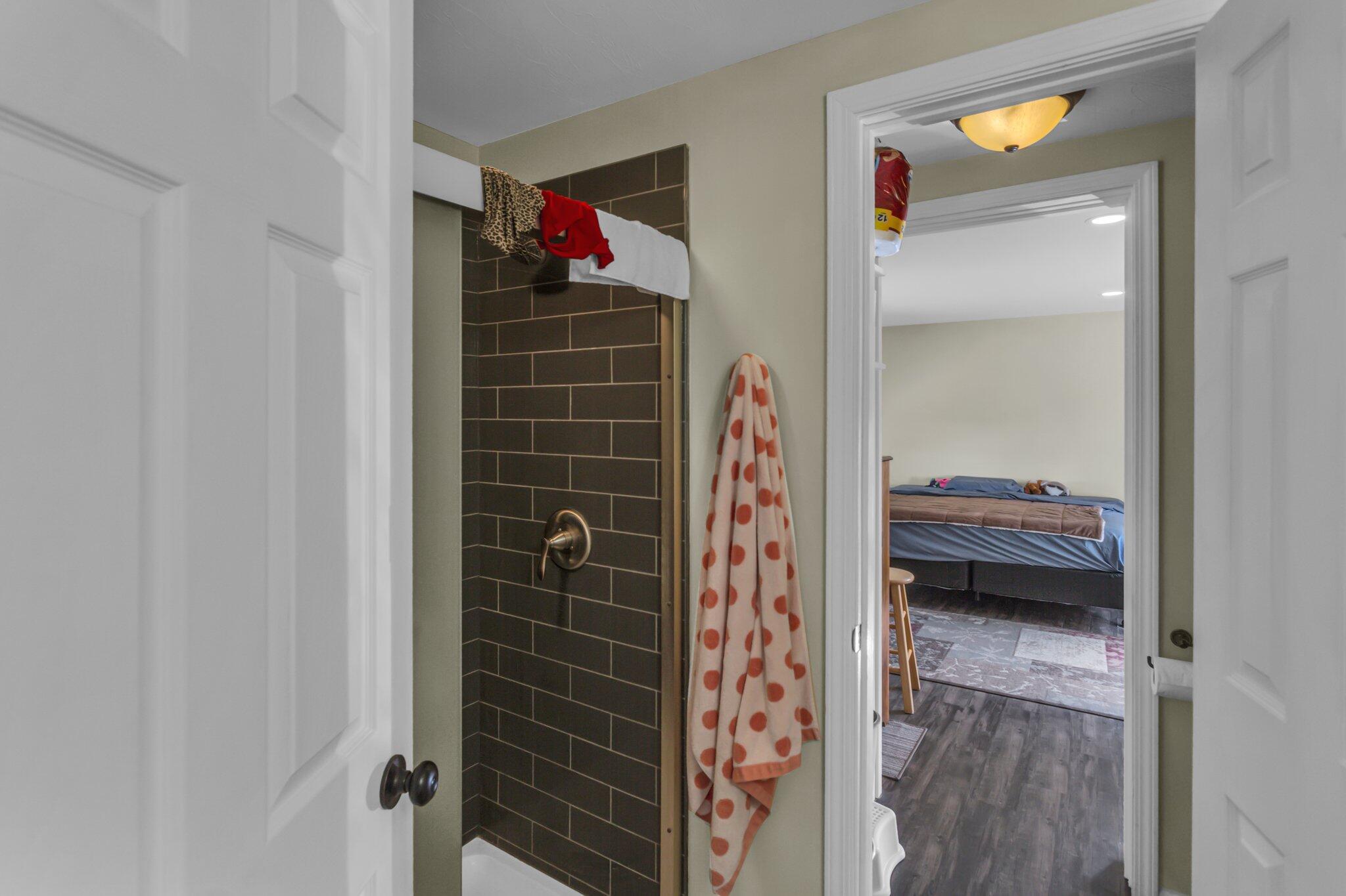 155 E 48th Street, 51