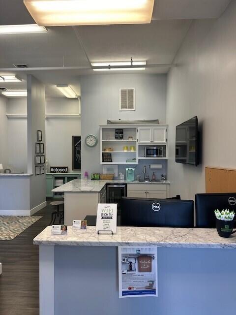 11539 E Lakewood Blvd Boulevard, 40