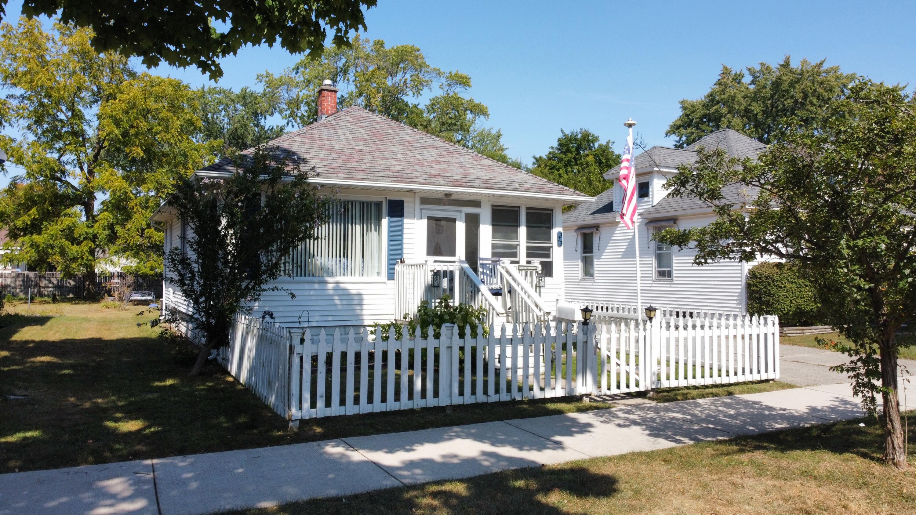 323 W 19th Street