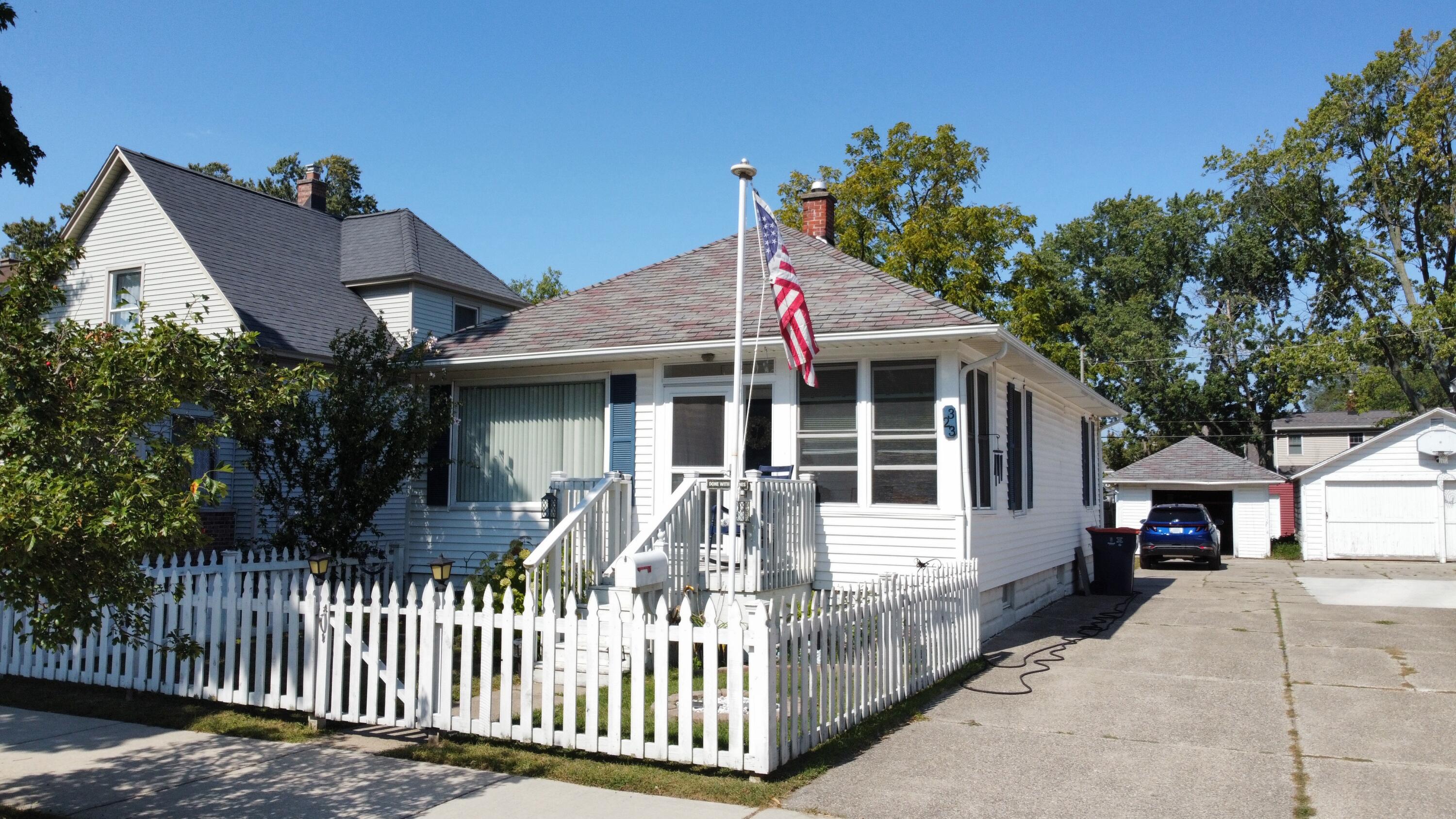 323 W 19th Street