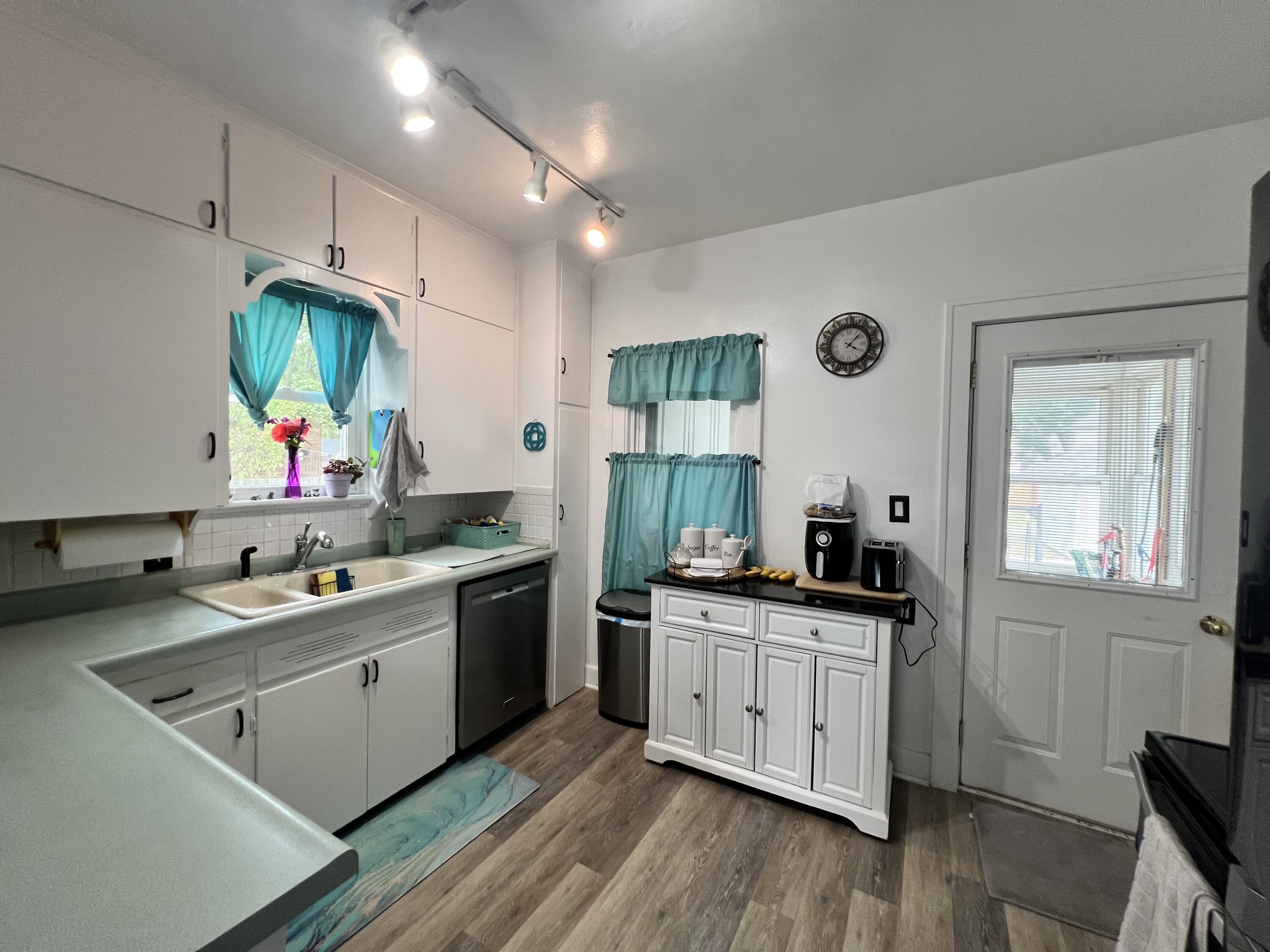 323 W 19th Street