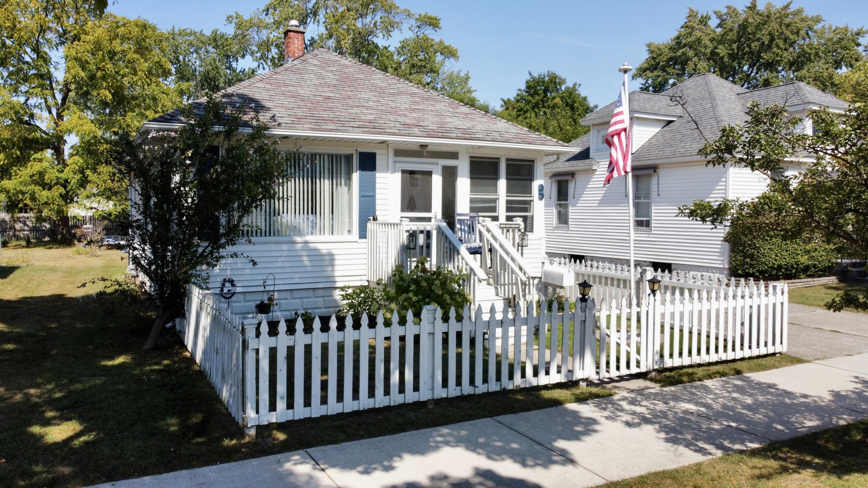 323 W 19th Street