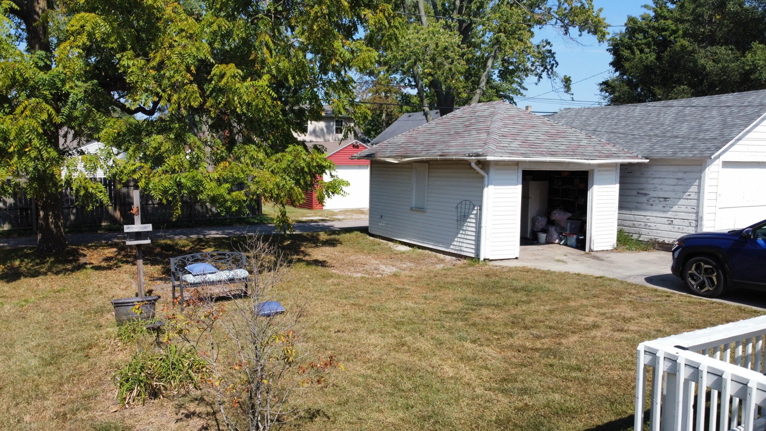 323 W 19th Street