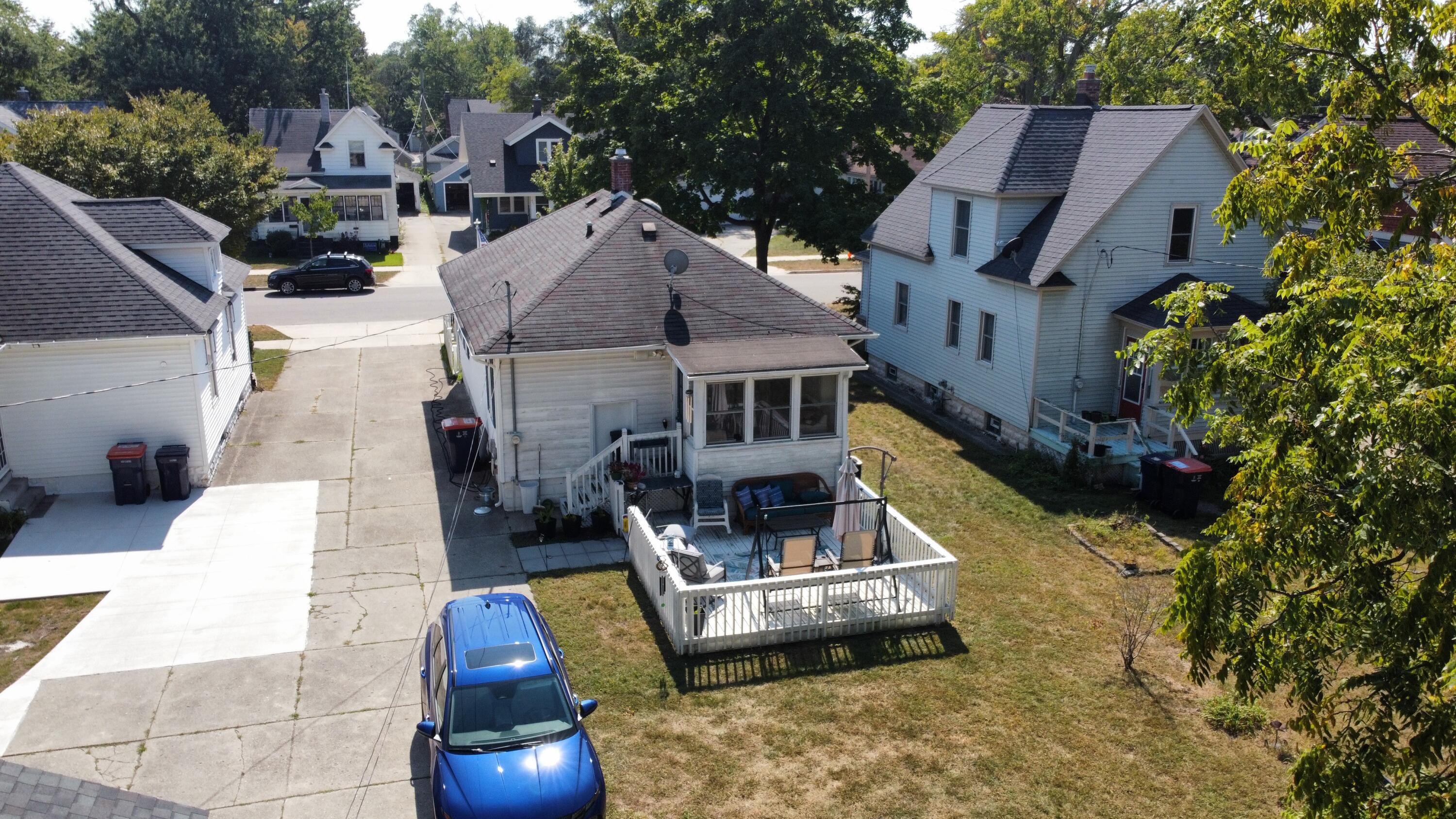 323 W 19th Street