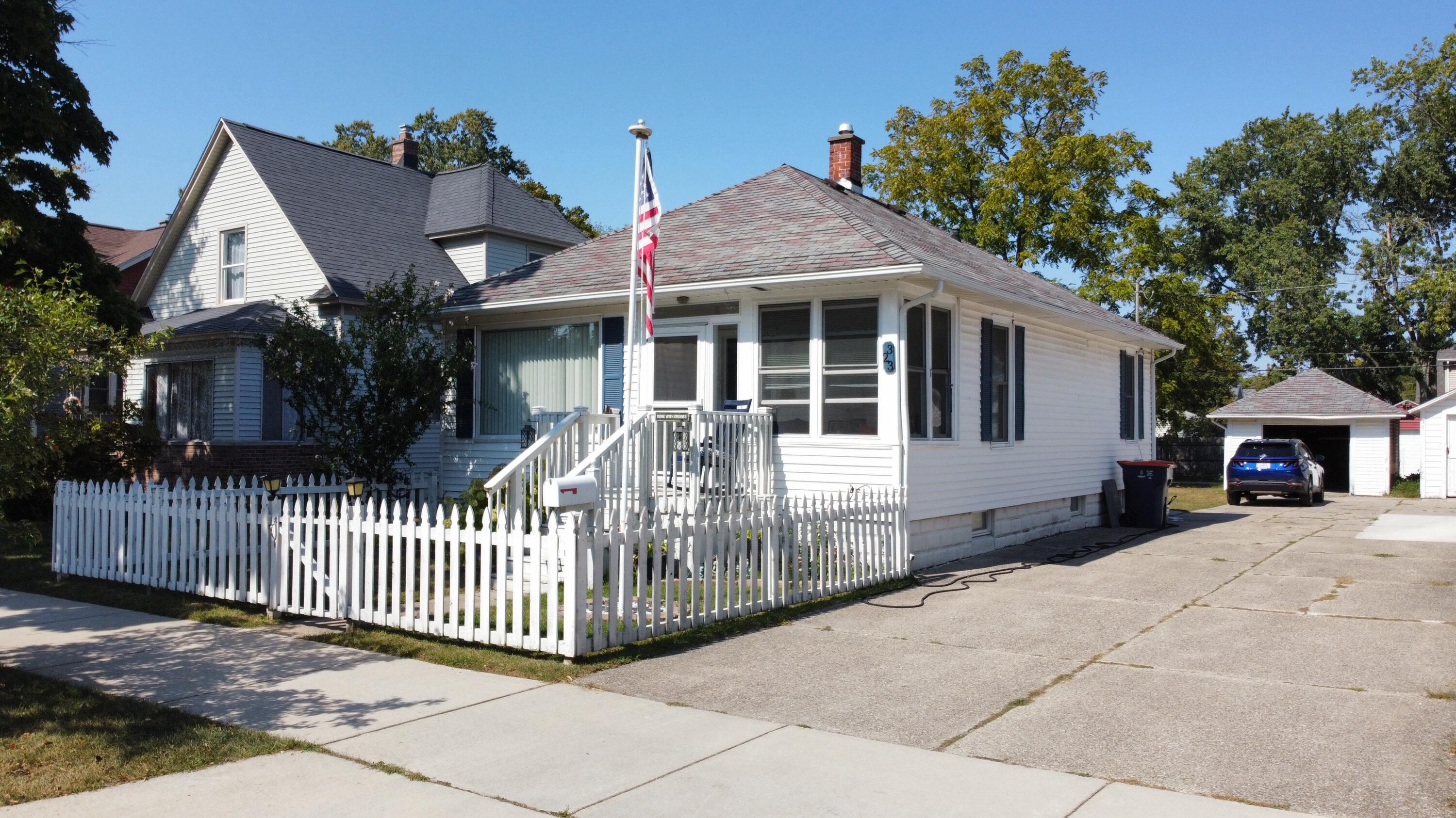 323 W 19th Street