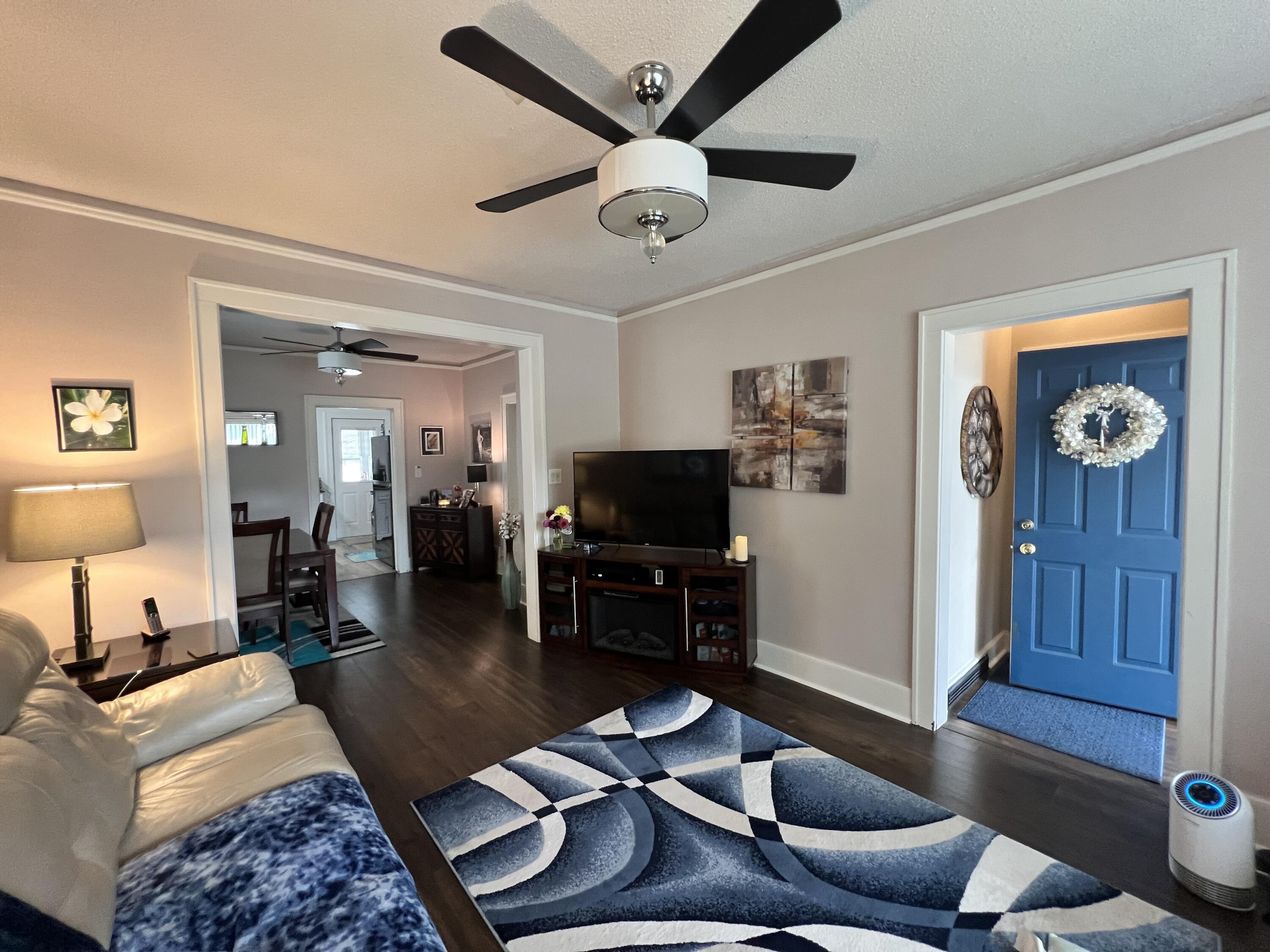 323 W 19th Street