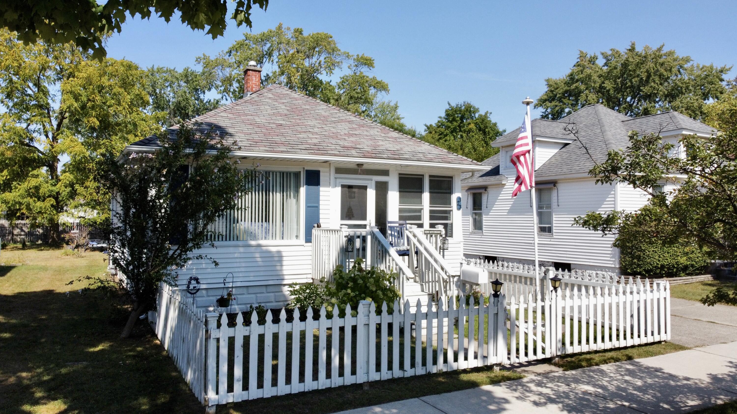 323 W 19th Street