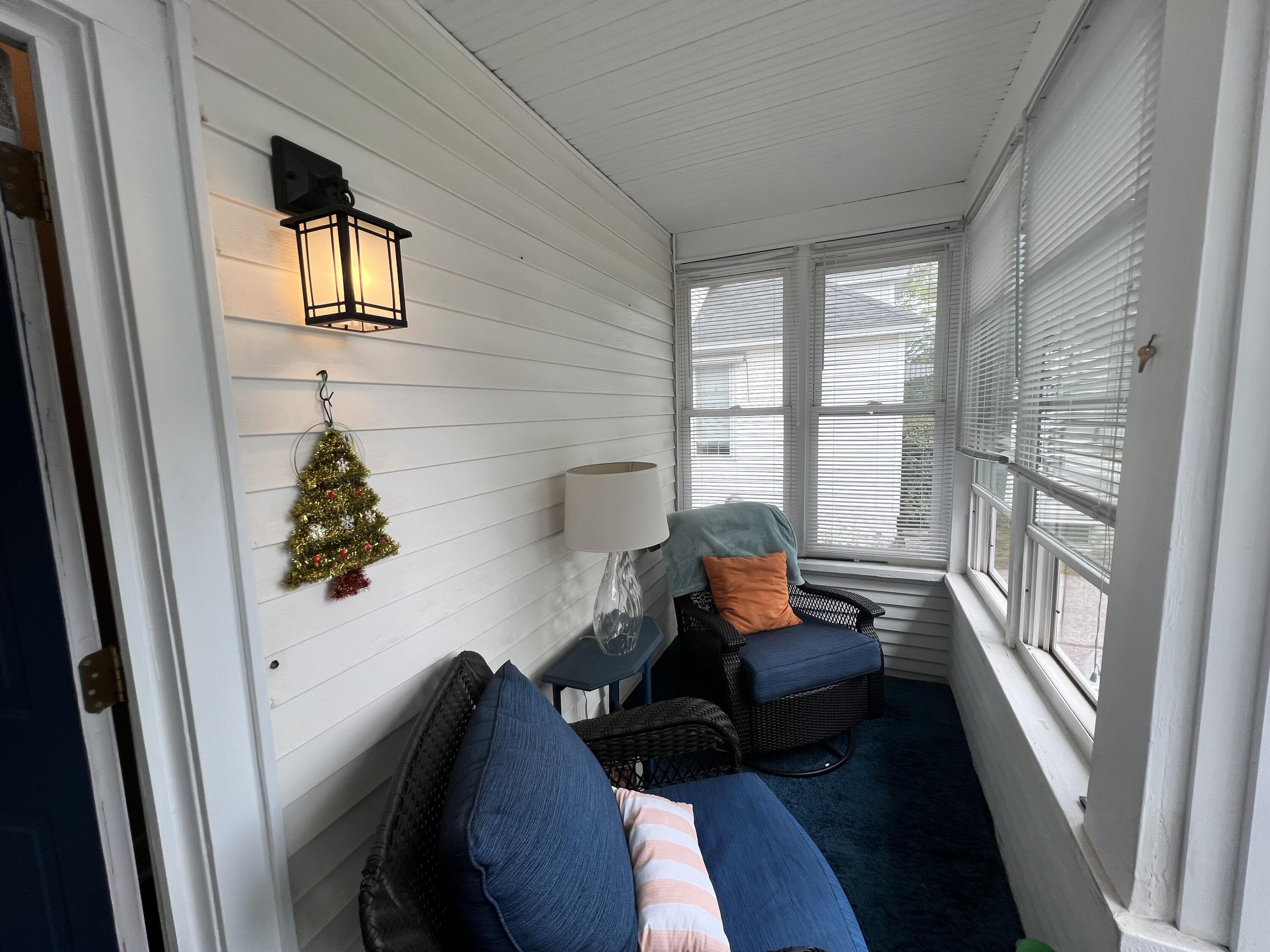 323 W 19th Street