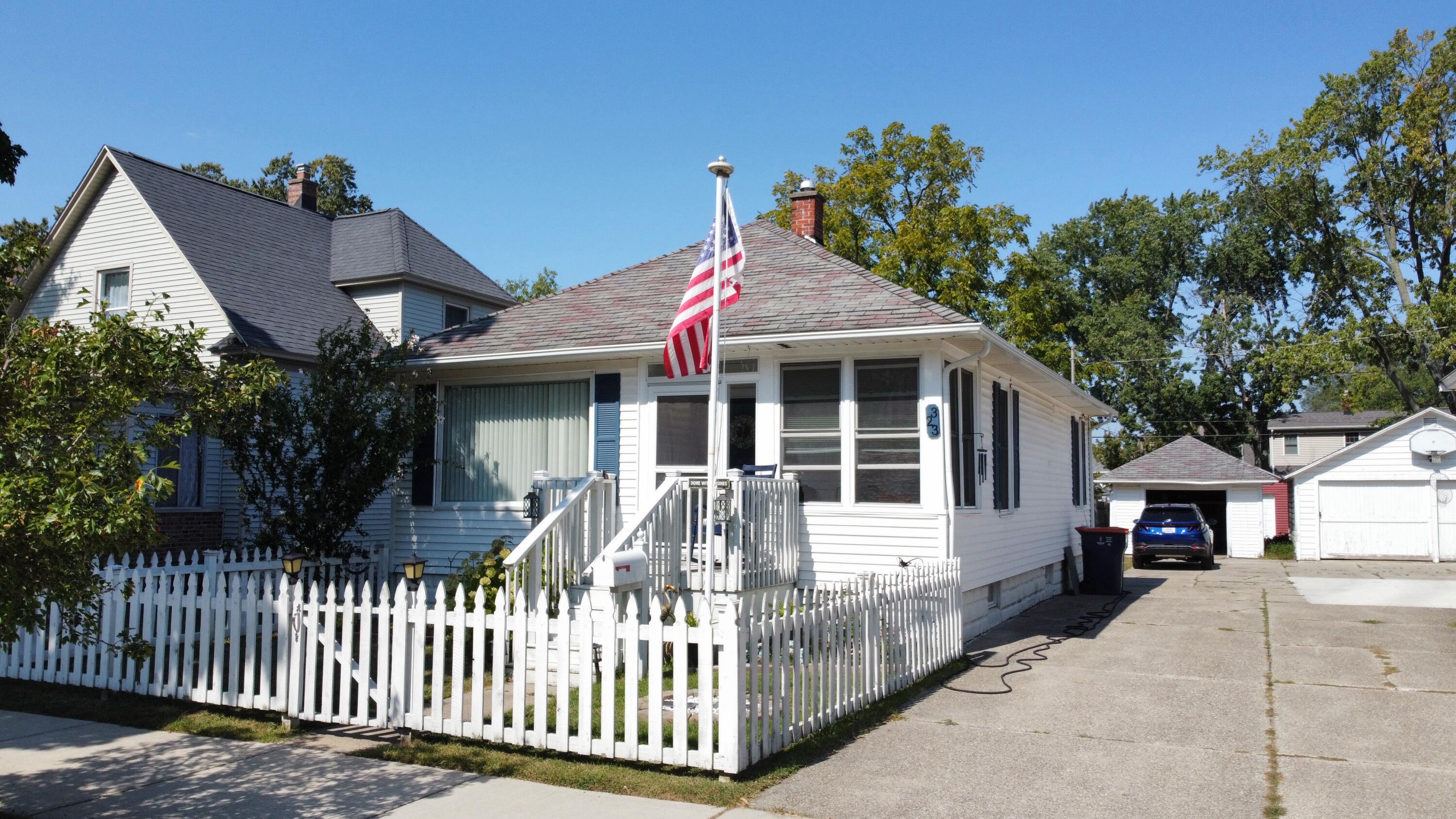 323 W 19th Street