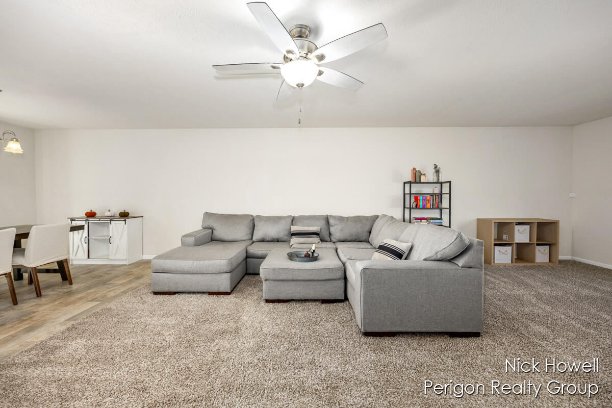 842 E Harmony Drive