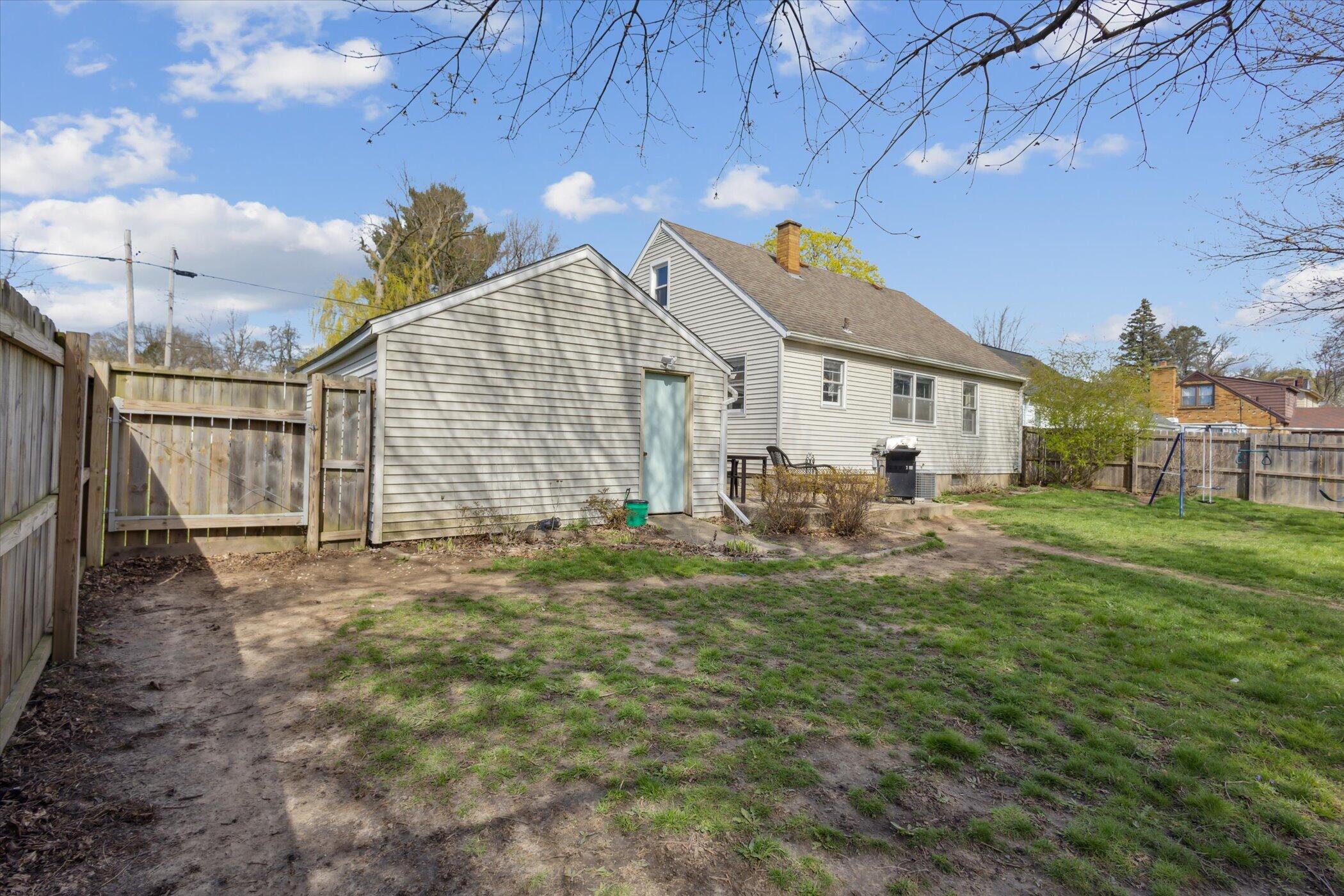 684 Fairfield Avenue NW