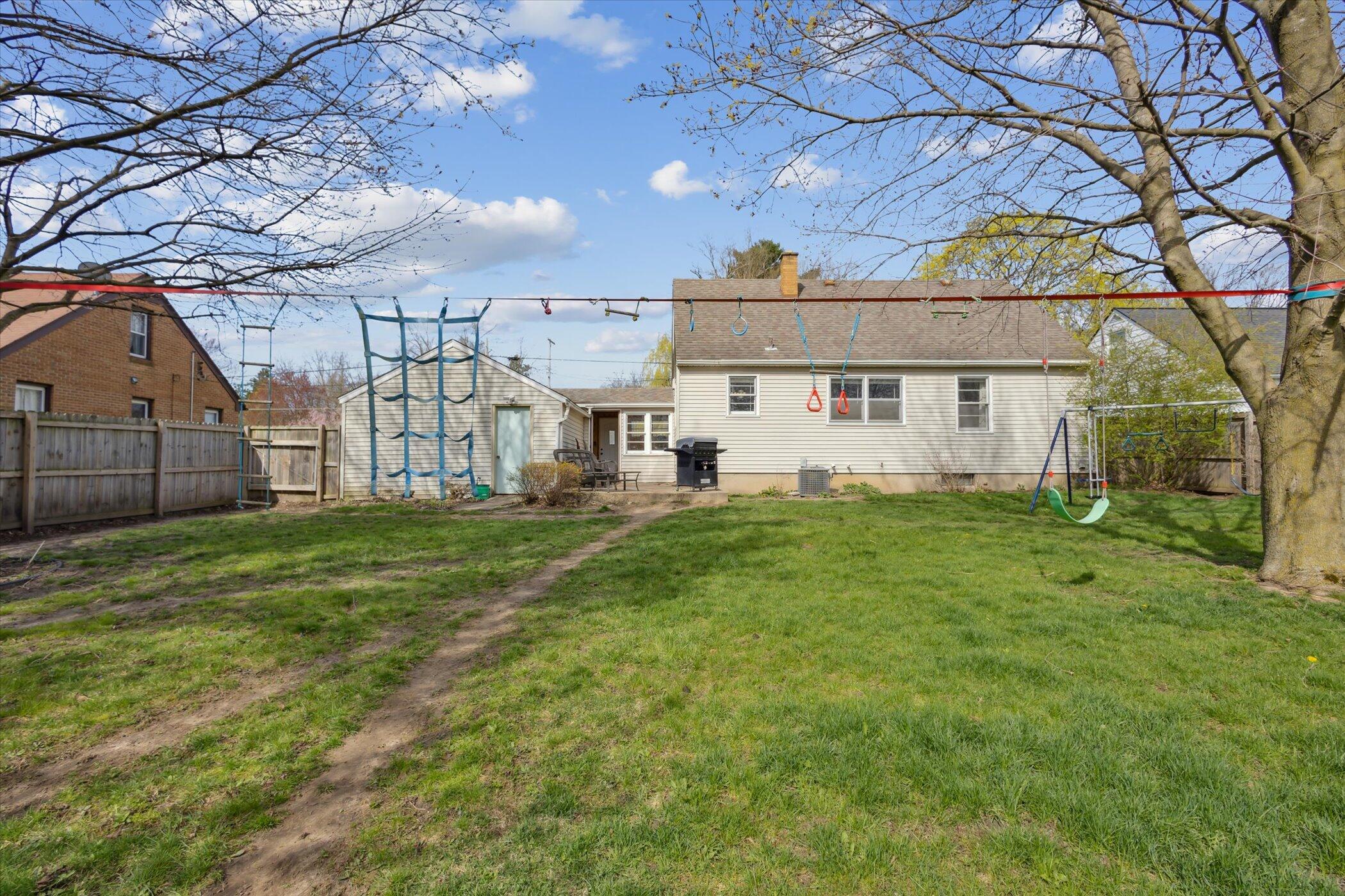 684 Fairfield Avenue NW