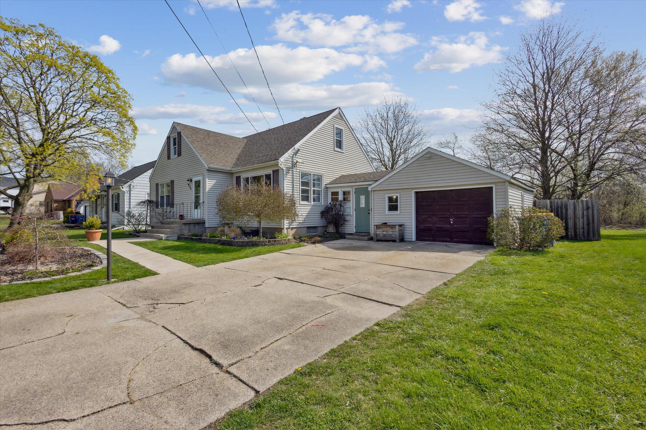 684 Fairfield Avenue NW
