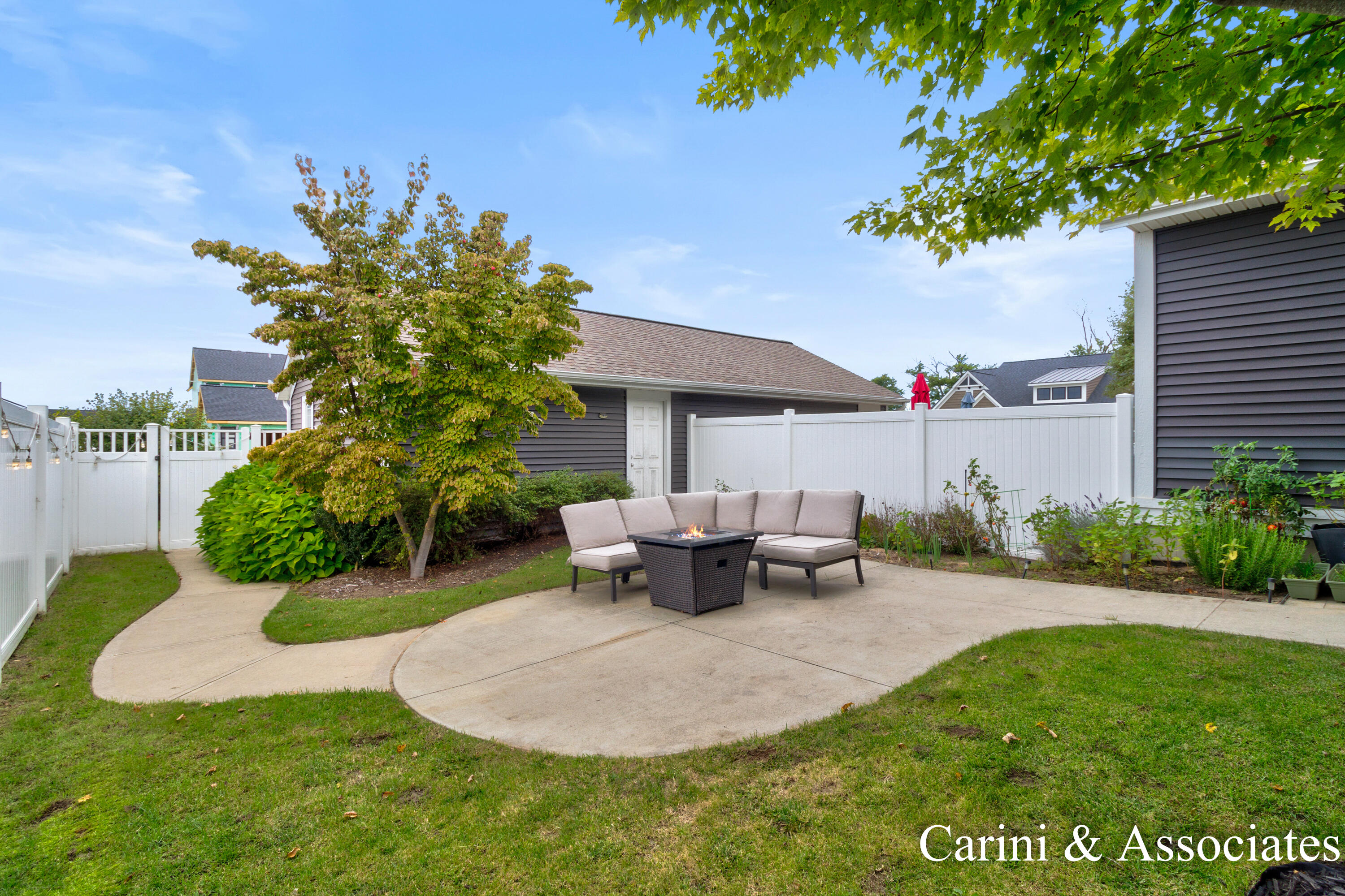 4737 Macatawa Legends Boulevard